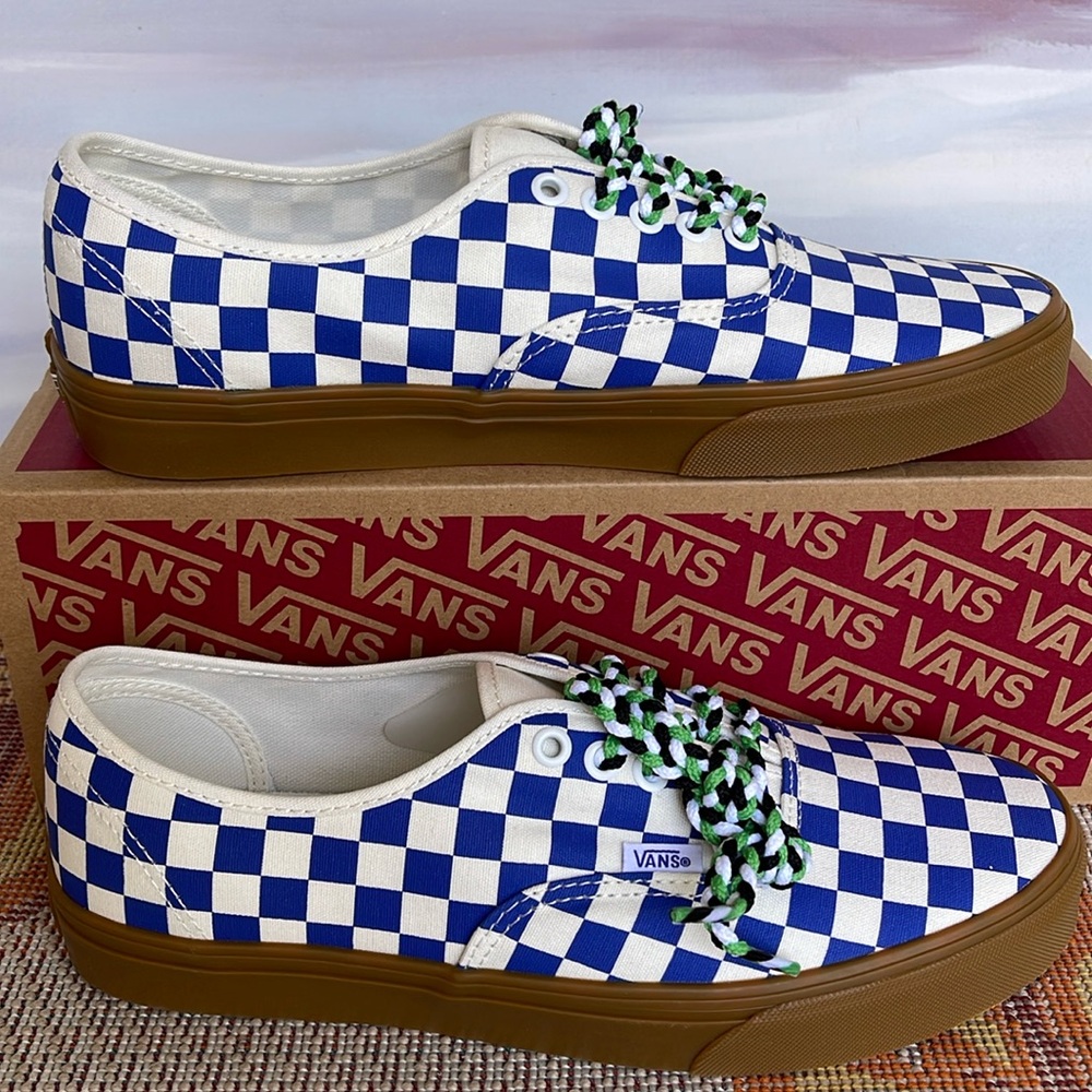 Vans Men’s Authentic
Checkerboard Blue/White
VN0009PVY6Z
Sneakers